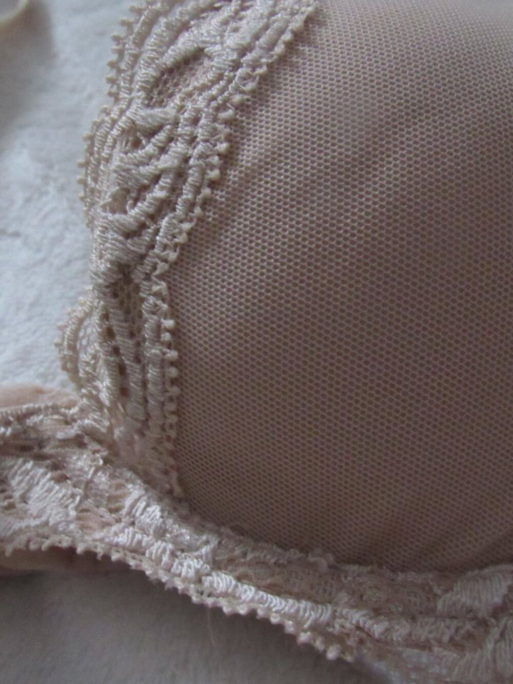 Natori Beige Lace Bra Size 36A USED - Picture 2 of 6